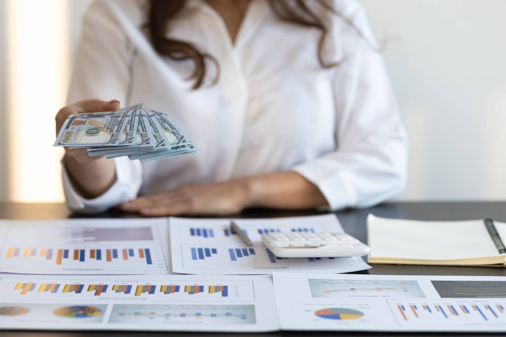 Jak ocenić korzyści finansowe z inwestycji w automatyzację i AI?