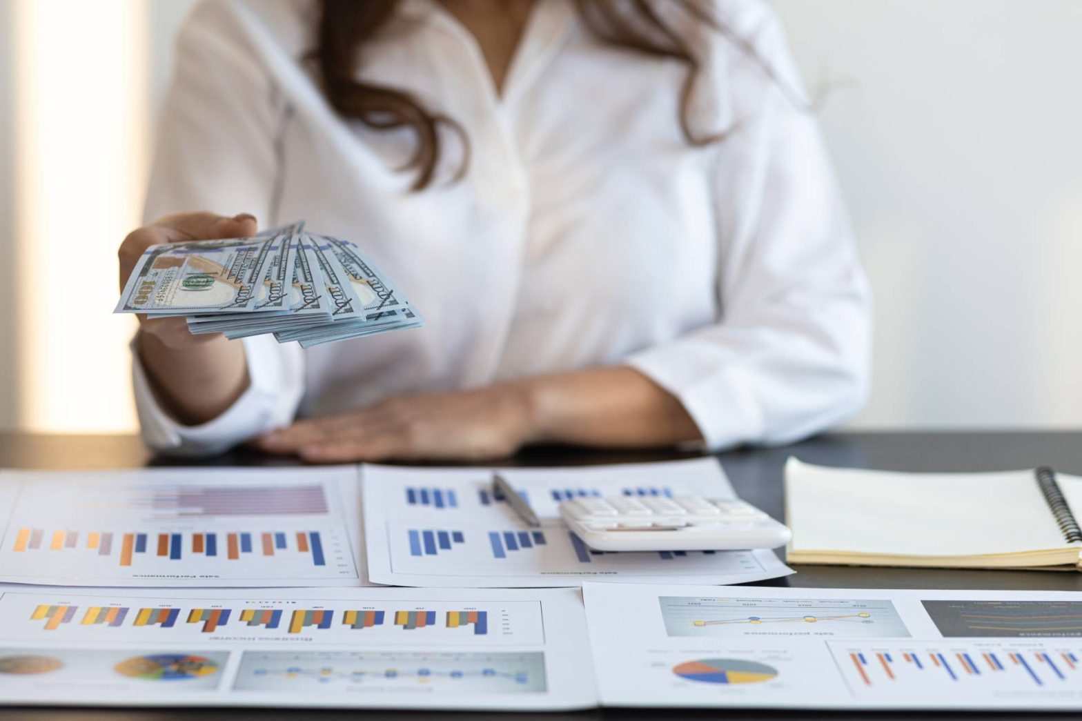 Jak ocenić korzyści finansowe z inwestycji w automatyzację i AI?